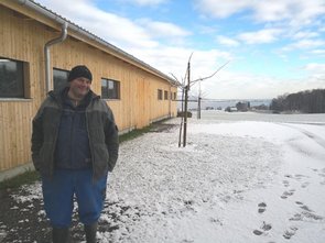 Ernst Rechsteiner est satisfait du nouveau bâtiment et de l‘installation de lavage d’air.